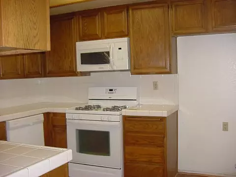 1816 Einstein St, Lancaster, CA 93535 photo 9