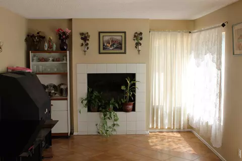 1314 Kildare St E, Lancaster, CA 93535 photo 11