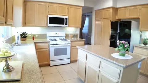 43363 Brandon Thomas Way, Lancaster, CA 93536 photo 15