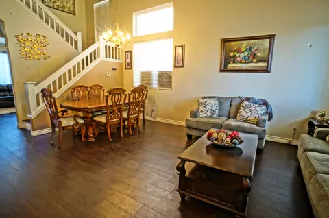 5401 Cisero Dr, Palmdale, CA 93552 photo 2