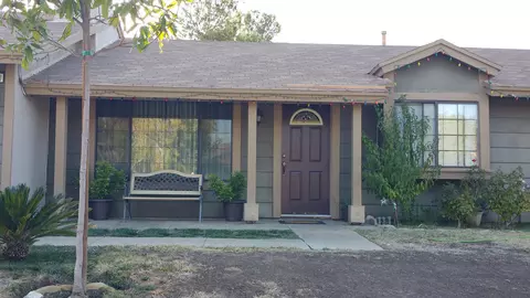 37441 18th St E, Palmdale, CA 93550 photo 2