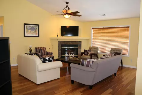 28341 Burlingame Ct, Tehachapi, CA 93561 photo 5