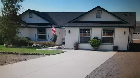 28341 Burlingame Ct, Tehachapi, CA 93561 photo 2