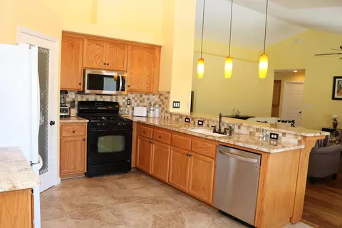 28341 Burlingame Ct, Tehachapi, CA 93561 photo 10