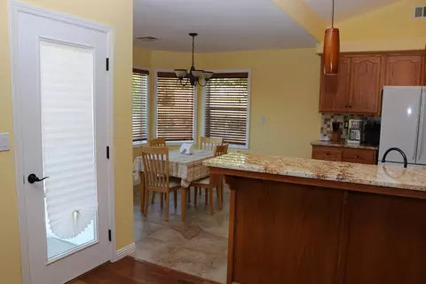28341 Burlingame Ct, Tehachapi, CA 93561 photo 8