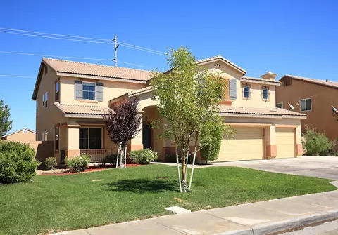 4751 Jade Ct, Lancaster, CA 93536 photo 1