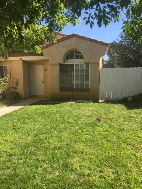 1108 Kildare St E, Lancaster, CA 93535 photo 4