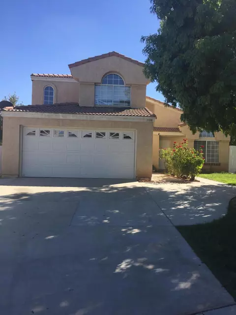 1108 Kildare St E, Lancaster, CA 93535 photo 2
