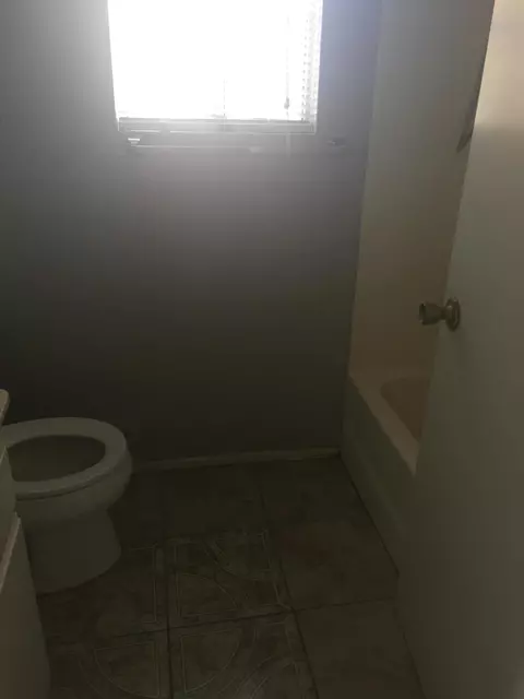 1108 Kildare St E, Lancaster, CA 93535 photo 9