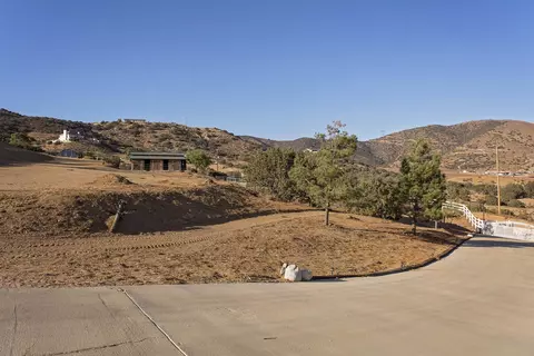 35419 Larchfork Rd, Acton, CA 93510 photo 3