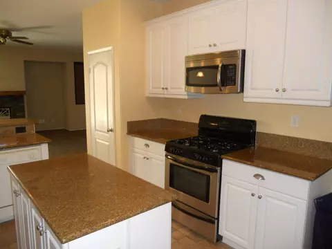 1402 Alder Ave, Tehachapi, CA 93561 photo 3
