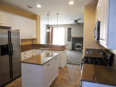1402 Alder Ave, Tehachapi, CA 93561 photo 2