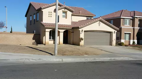 1807 Ivesbrook St E, Lancaster, CA 93535 photo 4