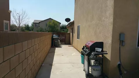 1807 Ivesbrook St E, Lancaster, CA 93535 photo 16