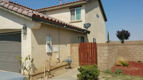 1807 Ivesbrook St E, Lancaster, CA 93535 photo 8