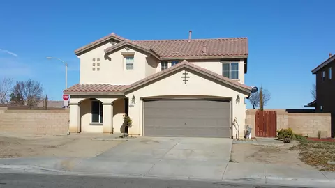 1807 Ivesbrook St E, Lancaster, CA 93535 photo 3