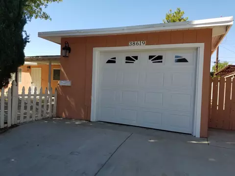 38619 3rd St E, Palmdale, CA 93550 photo 3