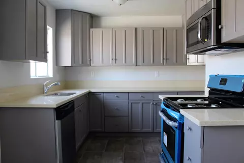 44334 3rd St E, Lancaster, CA 93535 photo 5