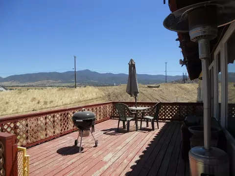 22712 Mariposa Rd, Tehachapi, CA 93561 photo 8