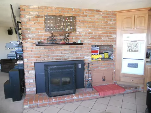 22712 Mariposa Rd, Tehachapi, CA 93561 photo 5