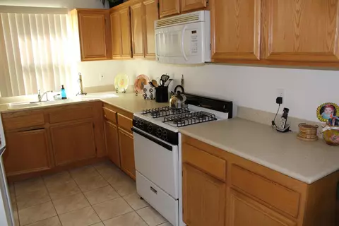 1739 Pinecone Ct, Lancaster, CA 93535 photo 7