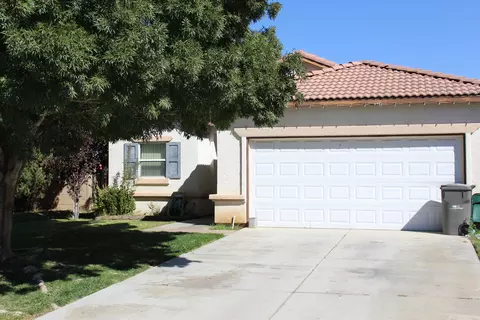 1739 Pinecone Ct, Lancaster, CA 93535 photo 1