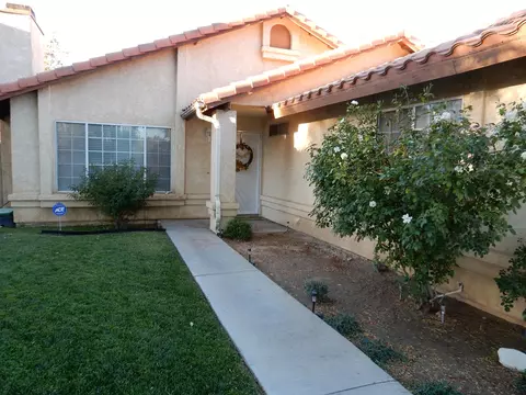 2811 Lavida Dr, Lancaster, CA 93535 photo 4