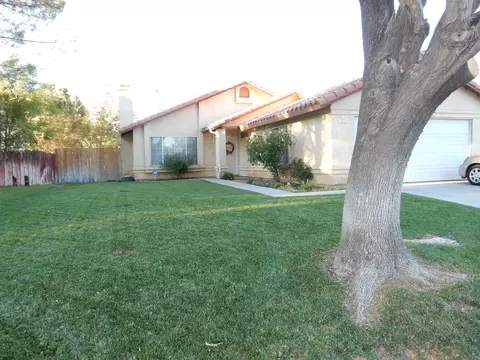 2811 Lavida Dr, Lancaster, CA 93535 photo 3