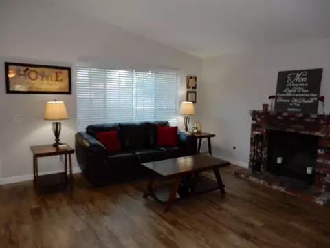 2811 Lavida Dr, Lancaster, CA 93535 photo 11