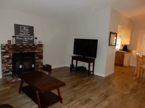 2811 Lavida Dr, Lancaster, CA 93535 photo 10