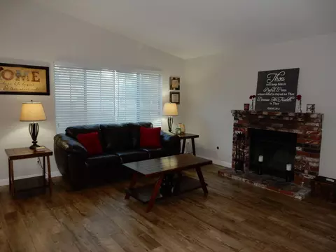 2811 Lavida Dr, Lancaster, CA 93535 photo 8
