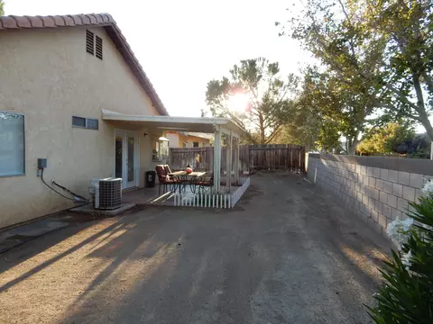 2811 Lavida Dr, Lancaster, CA 93535 photo 23