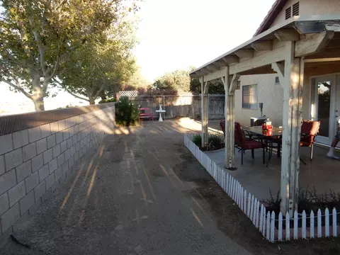 2811 Lavida Dr, Lancaster, CA 93535 photo 24