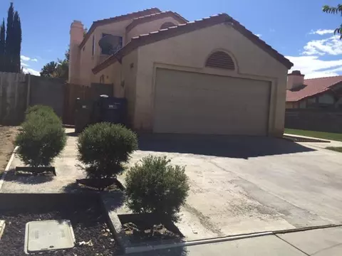 1630 E Norberry St E, Lancaster, CA 93535 photo 2