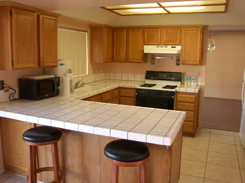 37706 Smoke Tree St, Palmdale, CA 93552 photo 3