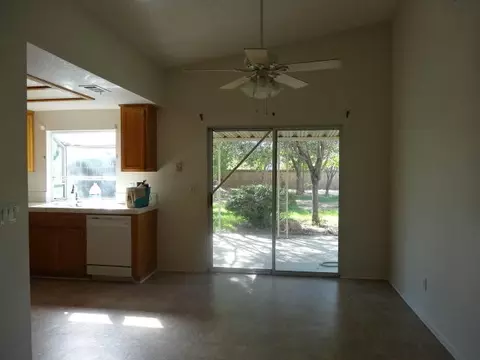 45327 18th St E, Lancaster, CA 93535 photo 2