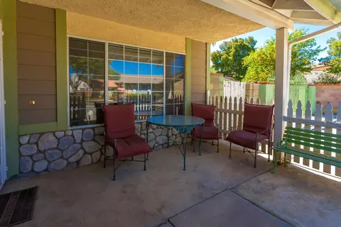 43840 Delgado Ct, Lancaster, CA 93535 photo 2