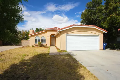 1521 Camran Ave, Lancaster, CA 93535 photo 2