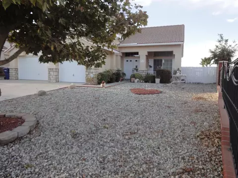 36458 Blacksmith Dr, Palmdale, CA 93550 photo 3