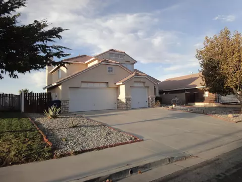 36458 Blacksmith Dr, Palmdale, CA 93550 photo 2