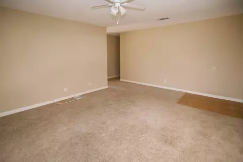 16619 Newmont Ave, Lancaster, CA 93535 photo 5