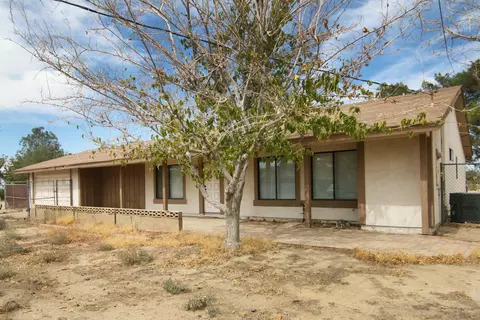 16619 Newmont Ave, Lancaster, CA 93535 photo 1