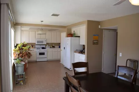 1038 Kettering St E, Lancaster, CA 93535 photo 13