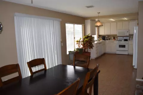 1038 Kettering St E, Lancaster, CA 93535 photo 16