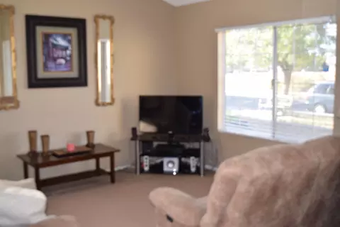 1038 Kettering St E, Lancaster, CA 93535 photo 3