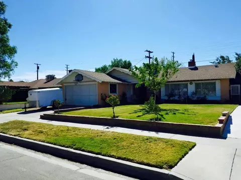 314 Lightcap St, Lancaster, CA 93535 photo 2