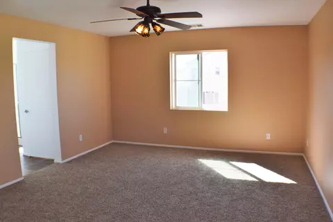 3048 Emerald Ln E, Lancaster, CA 93535 photo 4