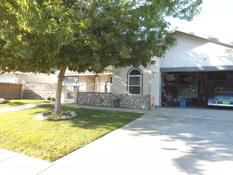 3607 Apollo Ave, Palmdale, CA 93550 photo 2