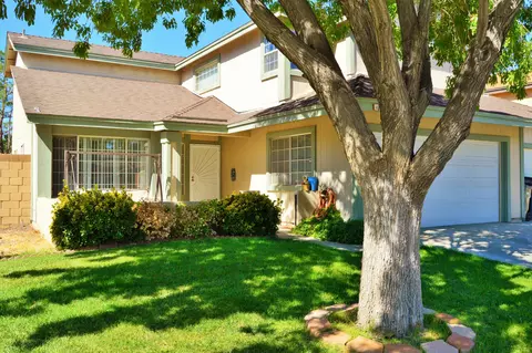 43641 Serenity Ct, Lancaster, CA 93535 photo 2