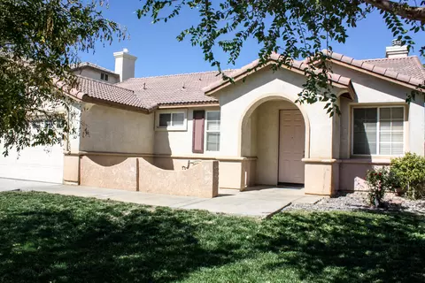 1311 Valiant St, Lancaster, CA 93534 photo 2